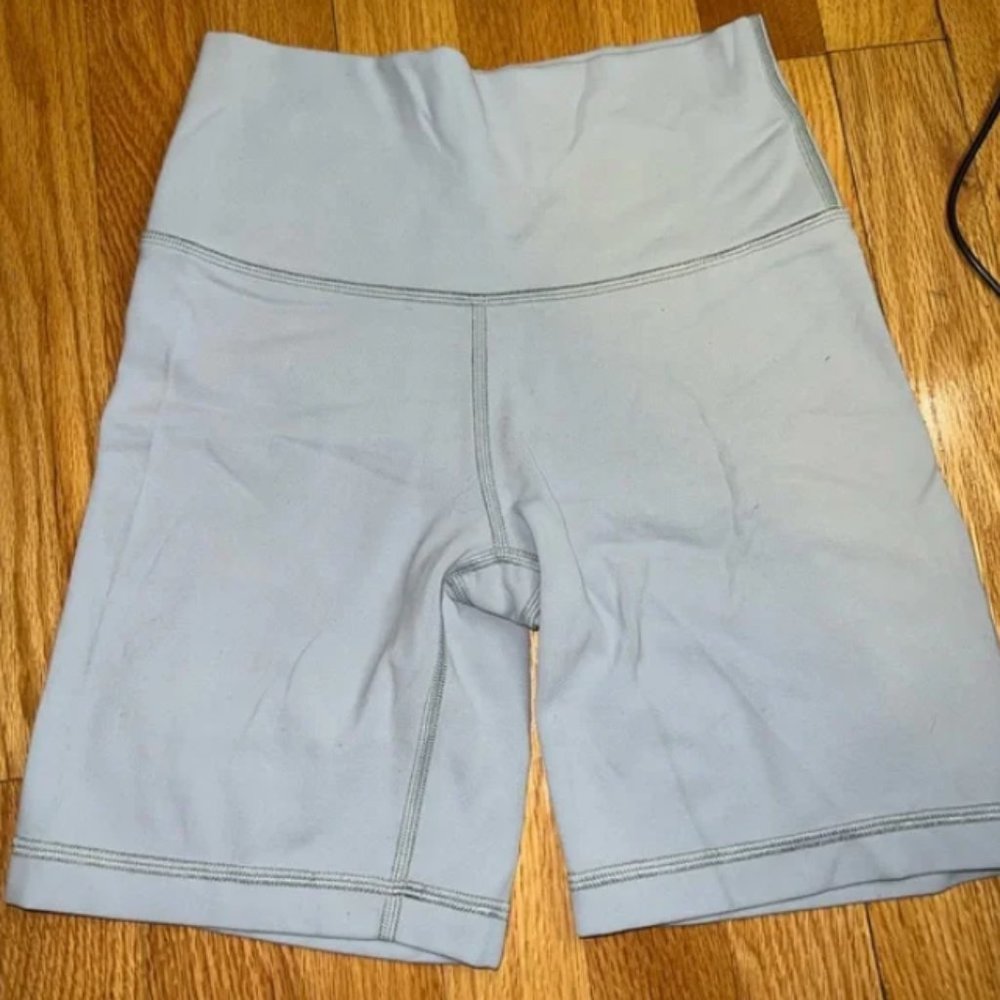 Aritzia TNA Butter 7 inch Butter Short